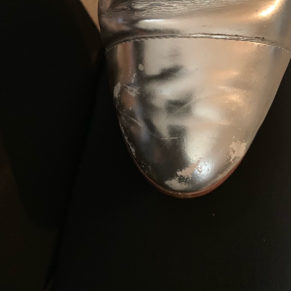 SOLD-Kate Spade Saturday silver shoes 8.5 - Picture 5 of 7